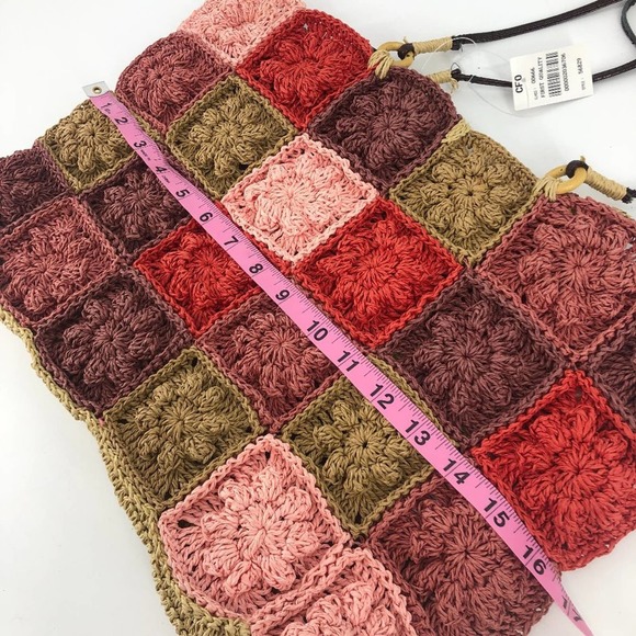 NWT XOXO Granny Square Woven Tote Bag - Picture 7 of 9